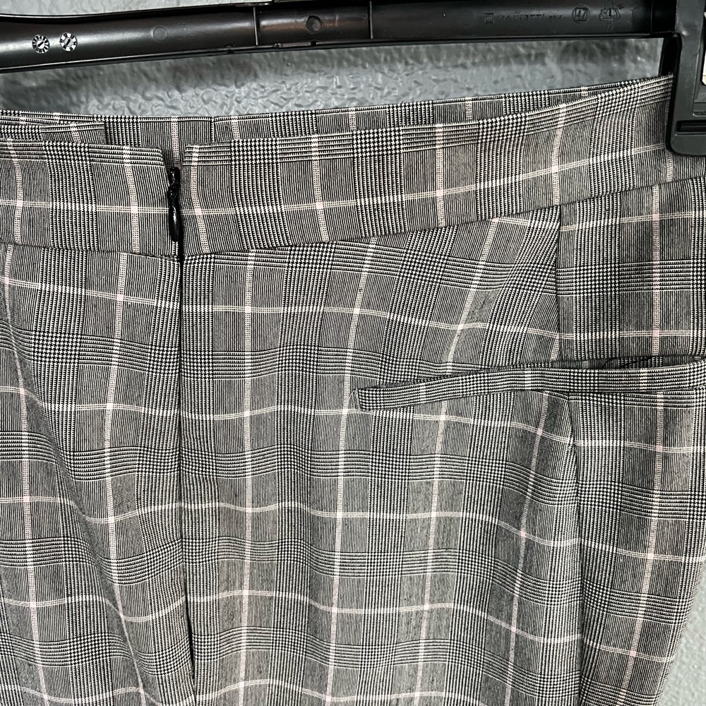 DKNY Black & White Checkered Slacks with a hint of pink!
